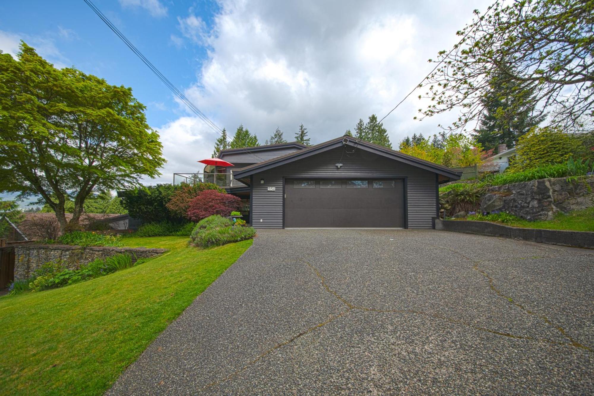 Cypress: Private Bedroom/Bathroom/Office, With Shared Pool, Hot Tub North Vancouver Exterior photo